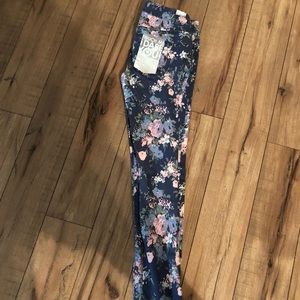 “Celebrity Pink” Skinny Floral Jeans NWT